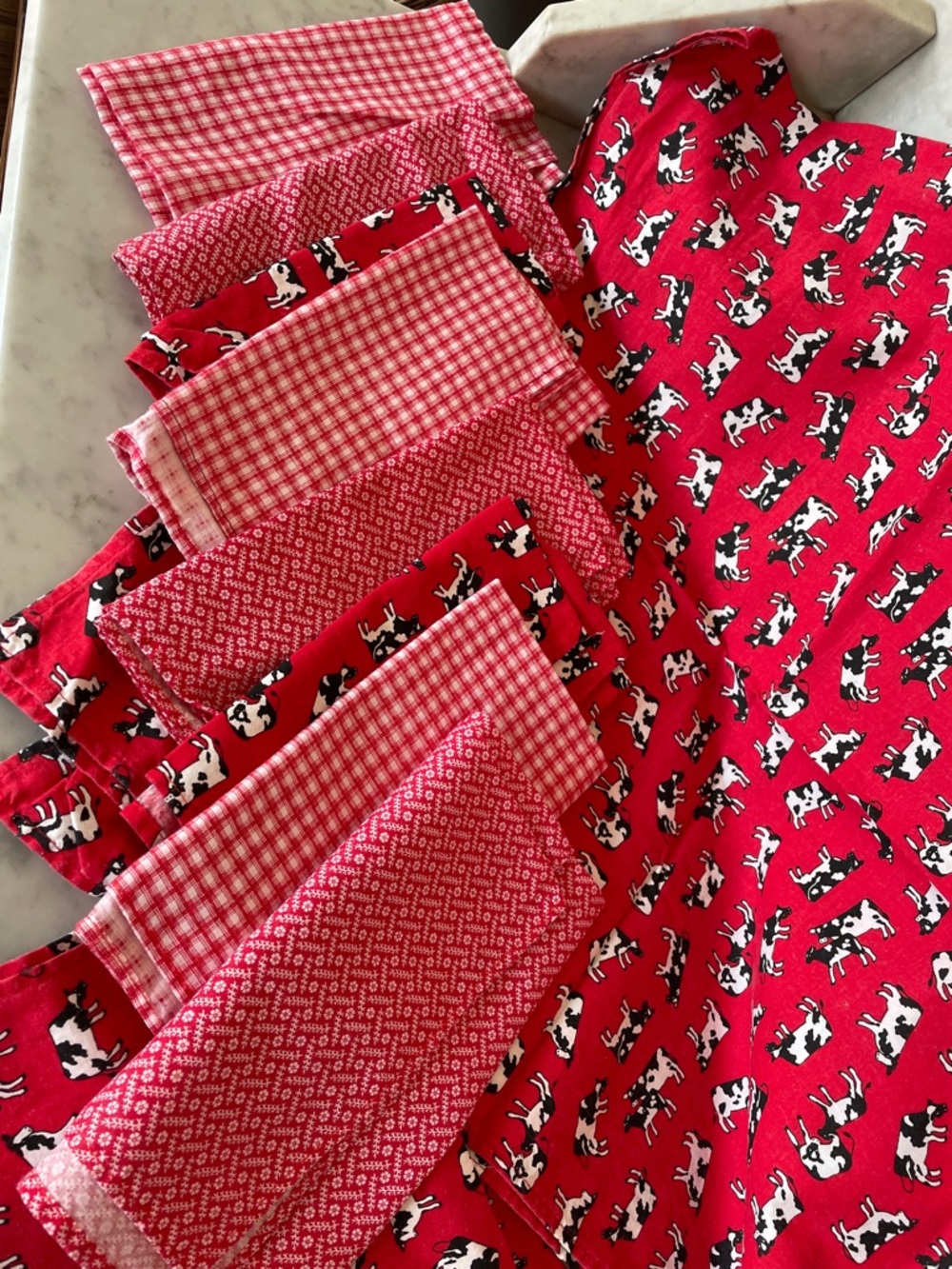 VINTAGE Red Cow Print Tablecloth (2) and Napkin (8) Set